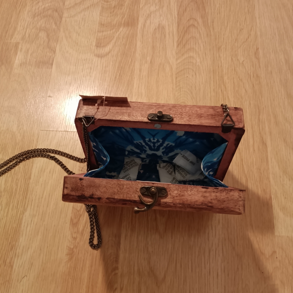 EARTHBOUND Wooden Clutch with Blue Lining - Picture 7 of 8